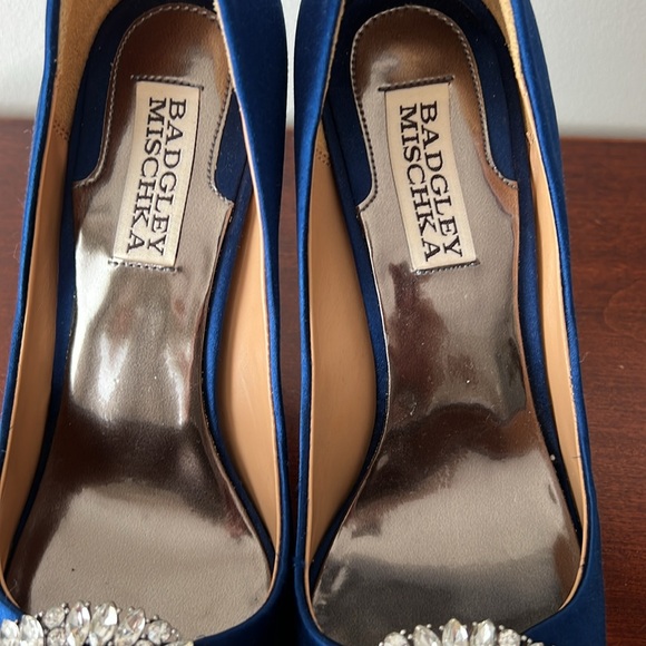 BADGLEY MISCHKA Blue Satin Heels - Picture 6 of 9